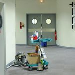 Horaires décalés, cadence infernale et salaire minime : dans le secteur de la propreté, des employées toujours confrontées à une forte précarité
Les employés du secteur de la propreté, qui sont essentiellement des femmes, subissent un rythme infernal pour des salaires dérisoires.