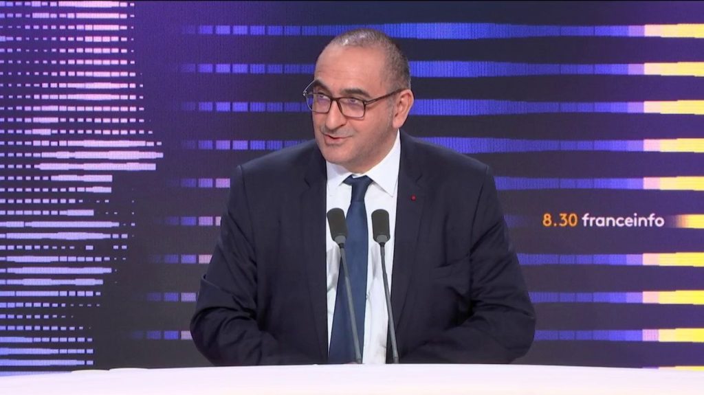 Paris 2024 : la sécurisation des Jeux "est un défi mais on va le relever", affirme le préfet de police de Paris
À moins de cinq mois de la cérémonie d'ouverture des Jeux de Paris 2024, Laurent Nuñez se veut rassurant au sujet de la sécurité de l'évènement. Il va mobiliser jusqu'à "45 000 agents des forces de l'ordre certains jours".