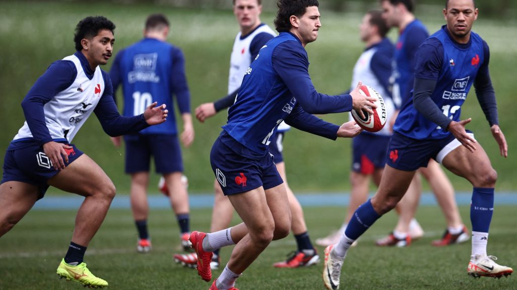 Vidéo
Six nations 2024 : dans les coulisses de la préparation du XV de France avant de défier le pays de Galles
Fabien Galthié a fait appel à du sang neuf pour affronter le pays de Galles, dimanche à Cardiff, avec l'espoir de bien finir son Tournoi.