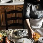 Le ramadan commence : bien se préparer et suivre quelques conseils
Le ramadan commence ce week-end. Une pratique religieuse qui nécessite, pour celles et ceux qui pratiquent le jeûne, de bien se préparer et de contrôler leur alimentation avec rigueur.