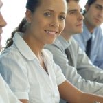 La place des femmes dans les instances dirigeantes continue-t-elle de progresser ?
La place des femmes progresse-t-elle dans les instances dirigeantes ? La loi Rixain impose un quota de 30% de femmes cadres dirigeantes pour 2026.