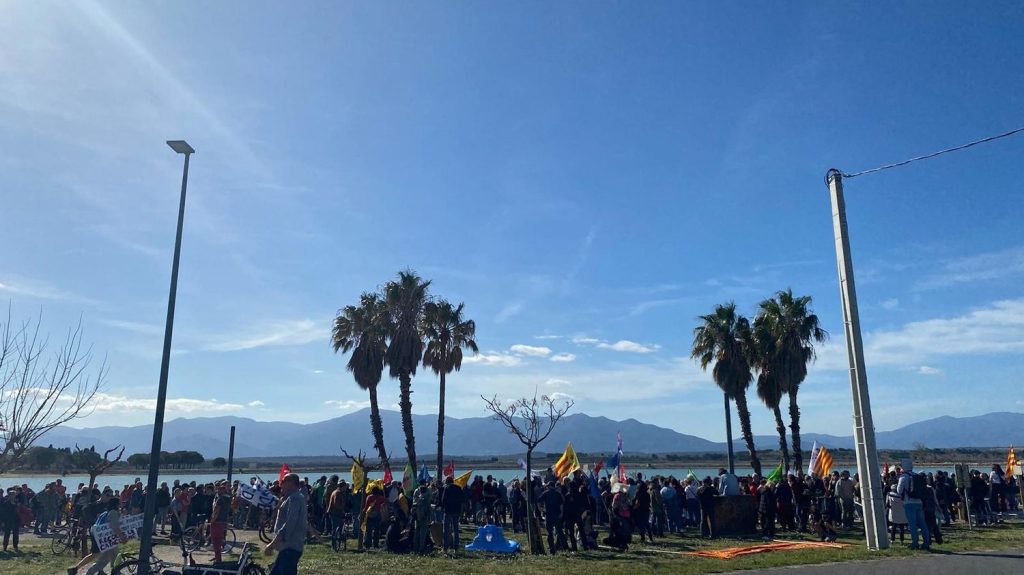 Pyrénées-Orientales : le tribunal administratif rejette le recours d'associations environnementales contre un projet de golf près de Perpignan
Le tribunal administratif de Montpellier a estimé ce vendredi qu'il n'y avait pas d'urgence à interrompre la construction d'un vaste complexe comprenant un golf à Villeneuve-de-la-Raho, malgré le contexte de sécheresse dans les Pyrénnées-Orientales.