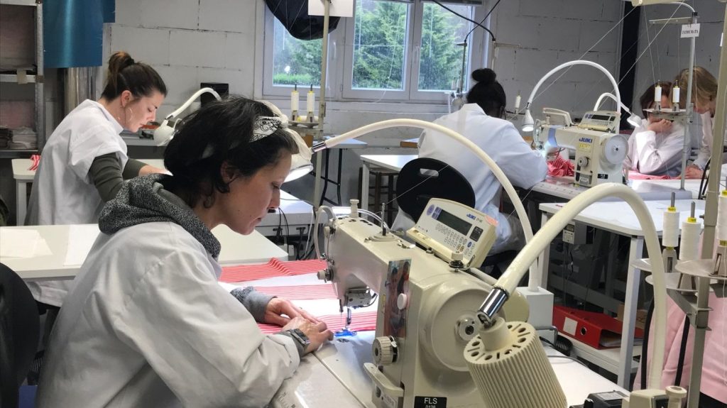 "Cela permet à ces personnes de remettre un pied dans l'emploi" : dans le Loiret, les bons résultats du conditionnement du RSA à 15 heures d'activité
Alors que le Premier ministre réunit les membres du gouvernement pour un séminaire sur le plein-emploi, il met en avant les bons résultats de l'expérimentation conditionnant le RSA à plusieurs heures d'activités par semaine.