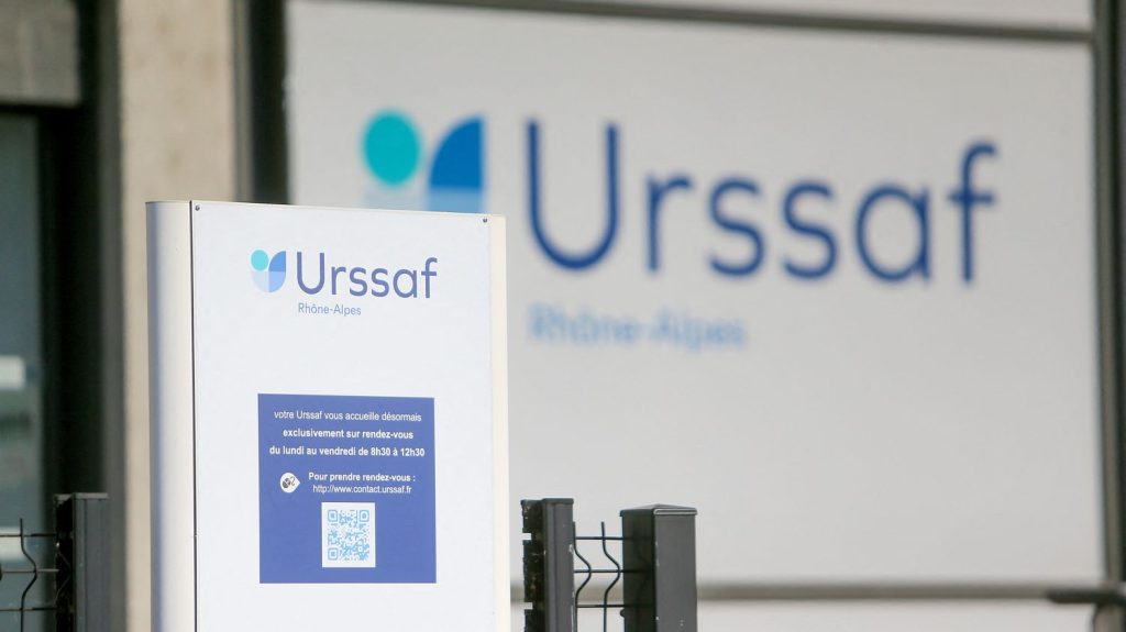 Travail dissimulé : trois choses à savoir au record "historique" de la lutte contre le travail au noir en 2023
En 2023, l'Urssaf a opéré 1,2 milliard d'euros de redressements, soit 50% de plus que l'année précédente. Le gouvernement y voit le résultat d'une "offensive massive contre la fraude sociale".