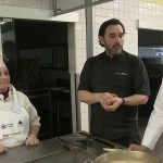 Emploi : le restaurant éphémère, une nouvelle manière de recruter dans la restauration
Dans les Côtes-d'Armor, les demandeurs d'emploi font leurs preuves en cuisine pour convaincre leurs potentiels recruteurs dans un restaurant éphémère. Une méthode qui permet d'observer les capacités de chacun sur le terrain.