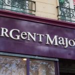 Crise dans le prêt-à-porter : la maison mère de Du Pareil au Même et Sergent Major placée à son tour en redressement judiciaire
Le groupe qui détient ces deux marques pour enfants bénéficie d'une période d'observation de six mois, jusqu'au 16 septembre.
