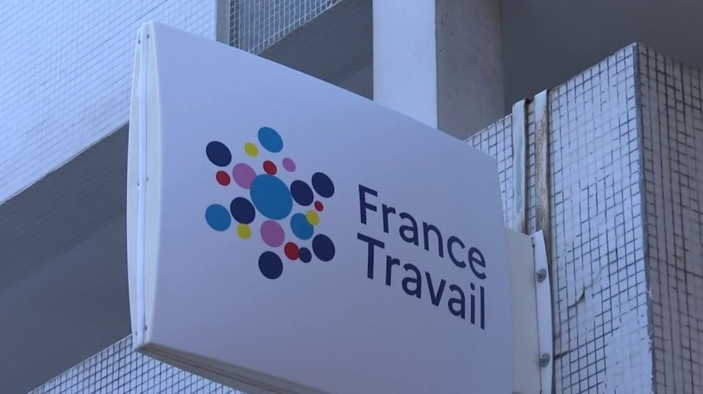 Réforme de l'assurance-chômage : les annonces de Gabriel Attal critiquées par Sophie Binet
Le Premier ministre a annoncé sur TF1, mercredi 27 mars, "une réforme de l'assurance-chômage cette année". Une des pistes est de réduire la "durée d'indemnisation de plusieurs mois". Des annonces critiquées par la secrétaire générale de la CGT.