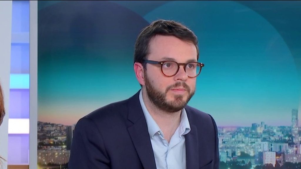 Réforme de l'assurance-chômage : "On a fait 15 milliards d'euros d'économie sur le dos des chômeurs", Arthur Delaporte, député PS du Calvados
Alors que Bruno Le Maire a déclaré que la France avait le régime d'assurance chômage le plus généreux d'Europe, et que le gouvernement envisage de réformer l'assurance chômage pour renflouer les caisses de l'État, Arthur Delaporte, député PS du Calvados et Astrid Panosyan-Bouvet, députée Renaissance de Paris étaient sur le plateau du 19/20 info pour en débattre pour le "Vrai ou Faux".