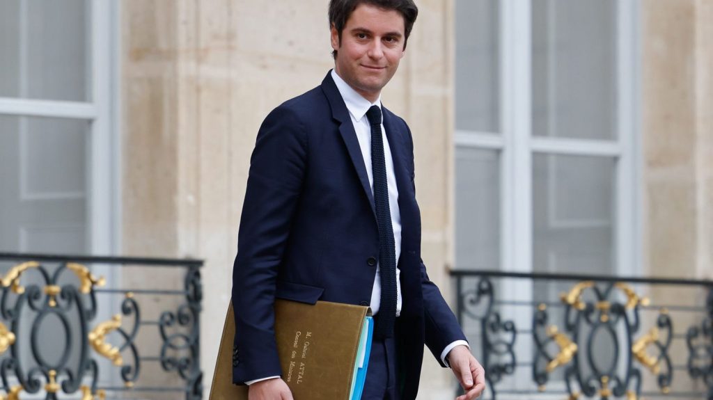 Podcast
Réforme du chômage, rejet du congé menstruel, refus des clubs pour les JO : ça dit quoi ce 28 mars ?
Ce jeudi 28 mars, le Premier ministre souhaite une nouvelle réforme de l'assurance chômage, l'arrêt de travail pour les règles douloureuses a une nouvelle fois été rejeté, et après le Real Madrid, un club français refuse de libérer ses joueurs pour les Jeux Olympiques de Paris-2024.