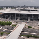 JO de Paris 2024 : le Stade de France en rénovation
À 146 jours de lancement des Jeux olympiques de Paris, le Stade de France fait peau neuve. Actuellement fermé pour travaux, il sera l’un des écrins de l’événement avec notamment les épreuves d’athlétisme.