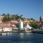 En Guadeloupe, les réparations des réseaux d'eau endommagés par des "actes de malveillance" sont terminées
Quelque 130 000 usagers ont été privés d'eau après des "dégradations commises sur le système de distribution d'eau potable", mardi. Deux communes de la Grande-Terre, parmi les plus peuplées de l'archipel, étaient encore coupées du réseau, dimanche dans la soirée.