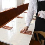 Reportage
"Ça nous rapproche de la sortie, de la vie normale" : à Marseille, le restaurant de la prison des Beaumettes rencontre un franc succès depuis un an
Depuis un peu plus d'un an, 3 500 clients ont déjeuné aux "Beaux Mets", le restaurant ouvert dans la prison des Baumettes et dans lequel le service et la cuisine sont assurés par des détenus.