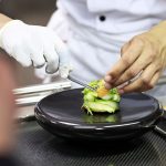 Restauration : une proposition de loi visant à imposer la mention "non fait maison" retirée à l'Assemblée nationale
Le texte du groupe Renaissance avait pour objectif d'"instaurer la transparence sur la fabrication des plats servis en restauration".