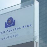 Pâques : des retards à prévoir dans le versement des salaires
Le mois de mars se termine dimanche, mais lundi étant férié en raison du week-end de Pâques, les salaires de mars pourraient être versés avec quelques jours de retard. Pour éviter cela, une entreprise a décidé de prendre les devants.