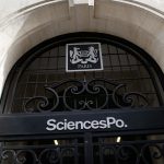 Podcast
Polémique à Sciences Po, loi anti fast-fashion et le consentement dans la loi : ça dit quoi ce 14 mars ?
Ce jeudi 14 mars, le gouvernement veut saisir la justice après qu'une étudiante a été empêchée d'entrer dans un amphithéâtre occupé en soutien aux Palestiniens, l'Assemblée nationale se penche sur la fast-fashion et Emmanuel Macron est favorable à inscrire le consentement dans le droit.