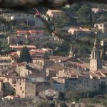 Sécheresse dans le Var : quand l'armée partage son eau potable avec des villages
Pour s'alimenter en eau potable, plusieurs communes du Var, régulièrement touchées par la sécheresse, ont passé un accord inédit en France avec l'armée. Ainsi, le camp militaire de Canjuers est désormais raccordé aux villages concernés.