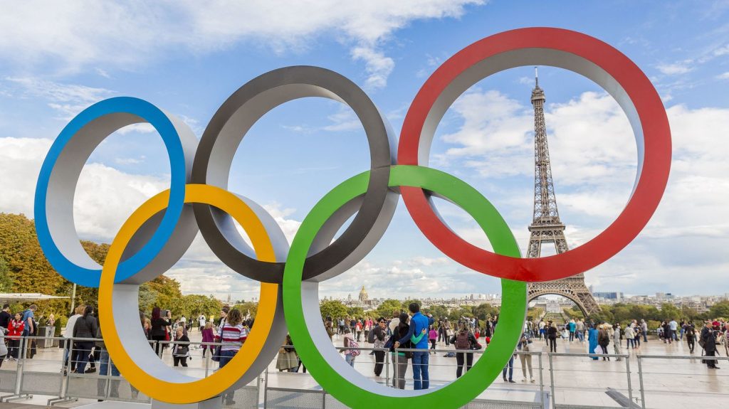 Paris 2024 : périmètres de sécurité, ponts fermés, quais restreints... On vous résume les difficultés de circulation dans Paris avant et pendant les JO
Les déplacements dans la capitale vont être de plus en plus restreints à l'approche de la cérémonie d'ouverture. "La grande galère va commencer au 1er juillet", admet Laurent Nunez, le préfet de police de Paris.