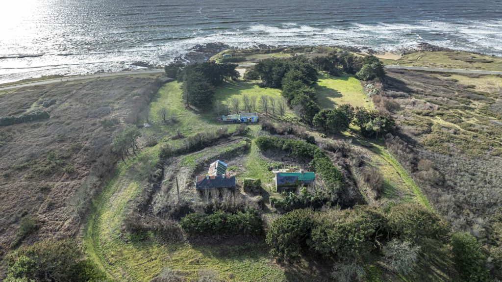 Loto du patrimoine 2024 : l'ancien sémaphore du Pouldu, dans le Morbihan, parmi les sites sélectionnés
Construit en 1861, l'ancien sémaphore du Pouldu à Guidel, dans le Morbihan, fait partie des sites sélectionnés pour le Loto du patrimoine 2024. La municipalité veut y créer une base nautique. Le montant de la dotation du Loto du patrimoine ne sera connu qu'en fin d'année.
