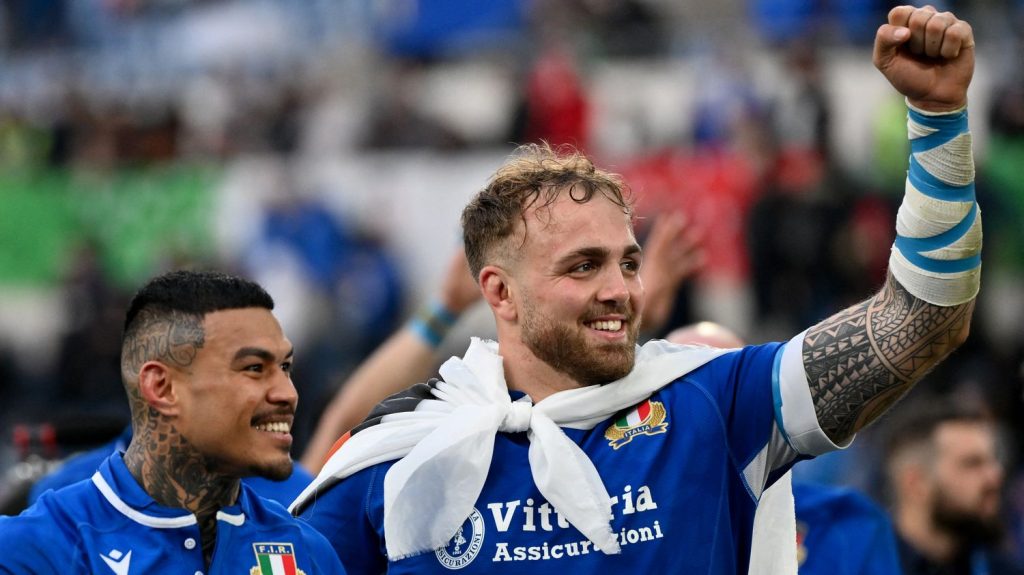 Vidéo
Six nations 2024 : le résumé de l'exploit italien contre les Ecossais
La Squadra Azzurra s'est offert un succès de prestige et d'importance à Rome, en battant (31-29) un XV du Chardon qui s'est éloigné d'une possible victoire finale dans le Tournoi.