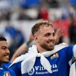 Vidéo
Six nations 2024 : le résumé de l'exploit italien contre les Ecossais
La Squadra Azzurra s'est offert un succès de prestige et d'importance à Rome, en battant (31-29) un XV du Chardon qui s'est éloigné d'une possible victoire finale dans le Tournoi.