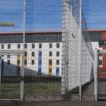 Seine-et-Marne : six surveillants du centre pénitentiaire de Réau placés en garde à vue pour différents trafics
Ils sont soupçonnés d'avoir participé à faire entrer dans la prison des téléphones portables, des bouteilles d'alcool ou des produits stupéfiants.