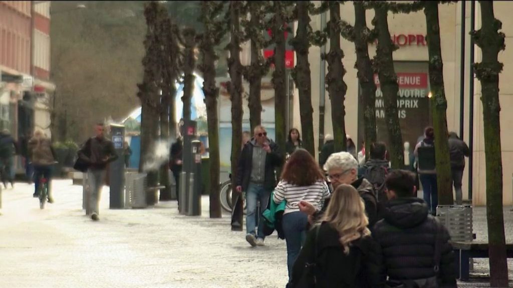 Arrêté anti-mendicité : la ville d'Amiens s'apprête à tester le dispositif
La ville d'Amiens (Somme) s'apprête à tester l'arrêté anti-mendicité. Il sera appliqué entre les mois de mai et d'août.