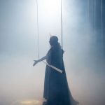 "Berenice" de Roméo Castellucci avec Isabelle Huppert : le chaos et la solitude d'une amoureuse abandonnée
Au Théâtre de la Ville à Paris, nouvellement rouvert et rebaptisé Théâtre Sarah Bernhardt, Romeo Castellucci met en scène un "Bérénice" de Racine revu et adapté avec Isabelle Huppert à l'affiche. C'était le rendez-vous théâtral de cette rentrée 2024. Une pointe de déception accompagne cette création.