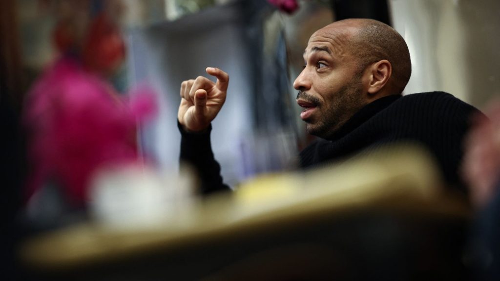 Paris 2024 : pour Thierry Henry, "disputer l'Euro et les JO est possible"
Le sélectionneur des Bleuets Thierry Henry s'est montré ouvert à l'idée de voir des joueurs enchaîner après l'Euro.