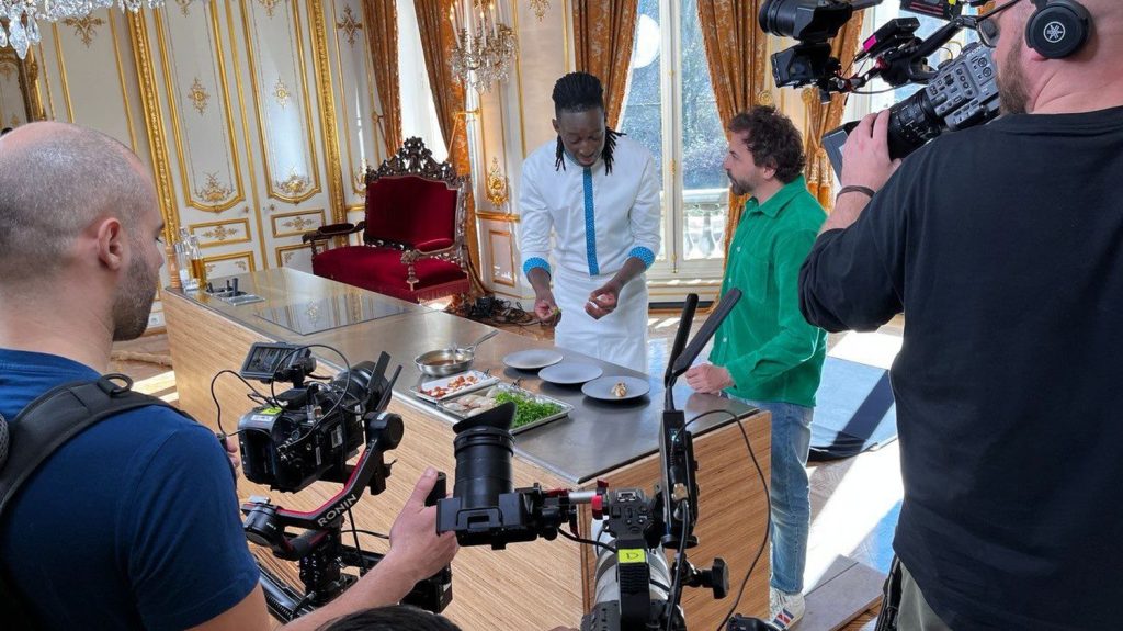 "Télévision" : l'émission Top Chef entamera le 13 mars prochain sa 15e saison
L’émission phare de la cuisine à la télévision, Top Chef, redémarre dans quelques jours pour une 15e saison. L’occasion pour Thierry Marx d’évoquer le rôle du petit écran dans les vocations culinaires.