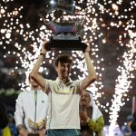 Tennis : Ugo Humbert remporte le tournoi de Dubaï et sera 14e mondial lundi
Trois semaines après sa victoire à l’ATP de Marseille, le Français a confirmé, samedi, en s’offrant le tournoi de Dubaï. Il a dominé Alexander Bublik en finale.