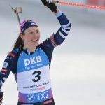 Biathlon : Justine Braisaz-Bouchet s'impose sur le sprint de Soldier Hollow, Lou Jeanmonnot troisième
Justine Braisaz-Bouchet a remporté l'épreuve de sprint de Soldier Hollow, vendredi aux Etats-Unis. Deux Françaises sont sur le podium, puisque Lou Jeanmonnot termine troisième.