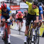 Paris-Nice 2024 : le Néerlandais Olav Kooij remporte une première étape animée aux Mureaux
Grand favori de la course, Remco Evenepoel (Soudal Quick-Step) a profité de cette première étape, remportée par Olav Kooij (Visma - Lease a bike), pour jauger la concurrence, dimanche.