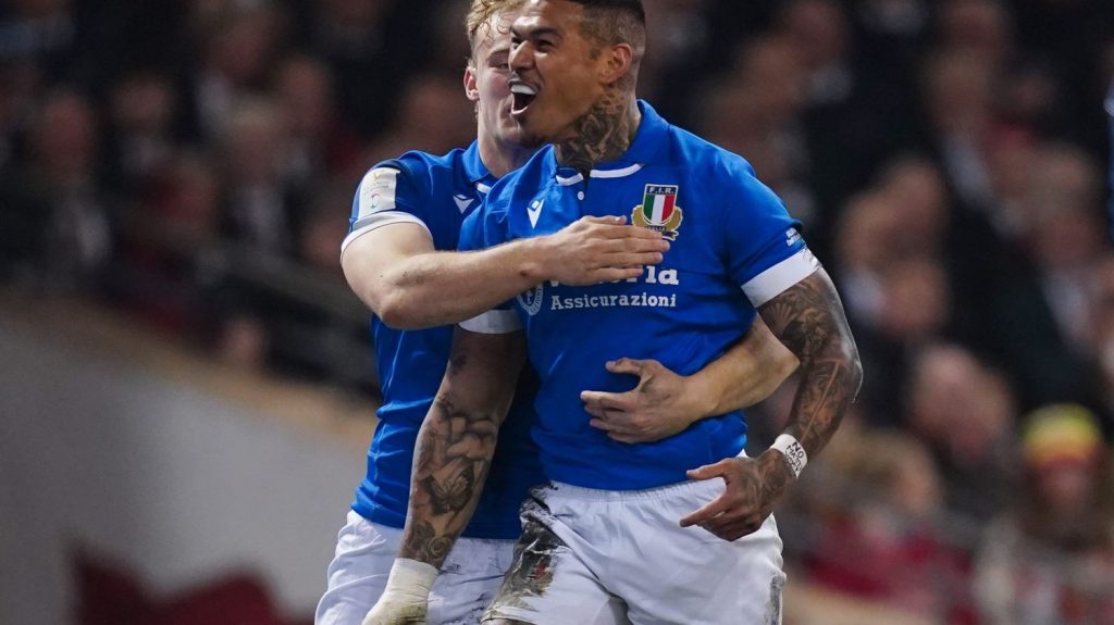 Six nations 2024 : l'Italie obtient une victoire historique face au pays de Galles et termine en beauté
Grâce à sa victoire face au XV du Poireau, samedi, la Squadra Azzurra réalise le meilleur résultat de son histoire et attend de connaître son classement final. Les Gallois, eux, sont assurés de finir dernier pour la première fois depuis 21 ans.