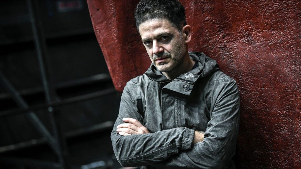 Théâtre de la Colline : Wajdi Mouawad reconduit à la tête de l'institution parisienne jusqu'en 2027
Son premier mandat, ainsi que sa prolongation, ont été marqués par des mouvements sociaux relatifs à la pandémie de Covid-19, puis par une polémique consécutive à la désignation de Bertrand Cantat pour écrire la musique d'un spectacle du théâtre.