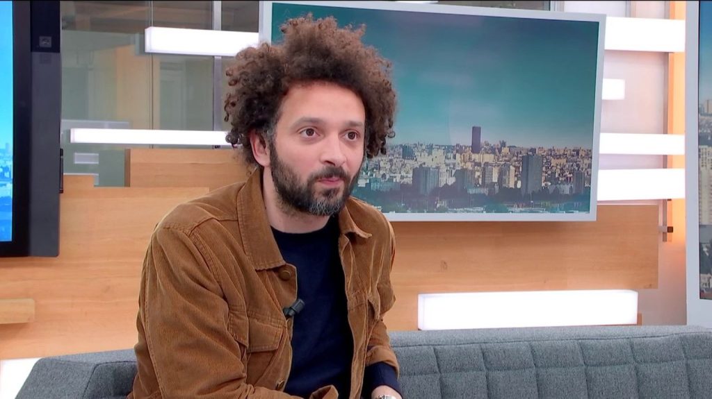 Cinéma : "Quand on aime faire rire les gens, c'est pour cacher une petite tristesse", affirme William Lebghil, à l'affiche de "La vie de ma mère"
Dans "La vie de ma mère" de Julien Carpentier, William Lebghil joue le fils désœuvré d'Agnès Jaoui. Alors que sa mère surgit de nouveau dans sa vie, le personnage qu'il incarne retisse leurs liens familiaux. Il est l'invité du 12/13 info, mardi 5 mars.