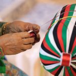 Aux Emirats, des femmes perpétuent l'art du Talli, une broderie traditionnelle menacée de disparition
Inscrit sur la liste du patrimoine culturel immatériel de l'Unesco en 2022, le talli est pratiqué dans plusieurs des émirats qui forment le pays mais son origine est difficile à déterminer, selon Mohammed Hassan Abdelhafez de l'Institut du patrimoine de Charjah.