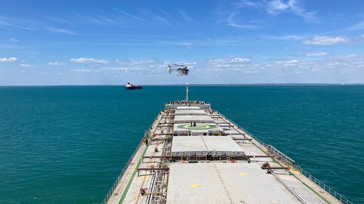 La surveillance se fait sur les mers mais aussi dans les airs. (YANNICK FALT / RADIO FRANCE)