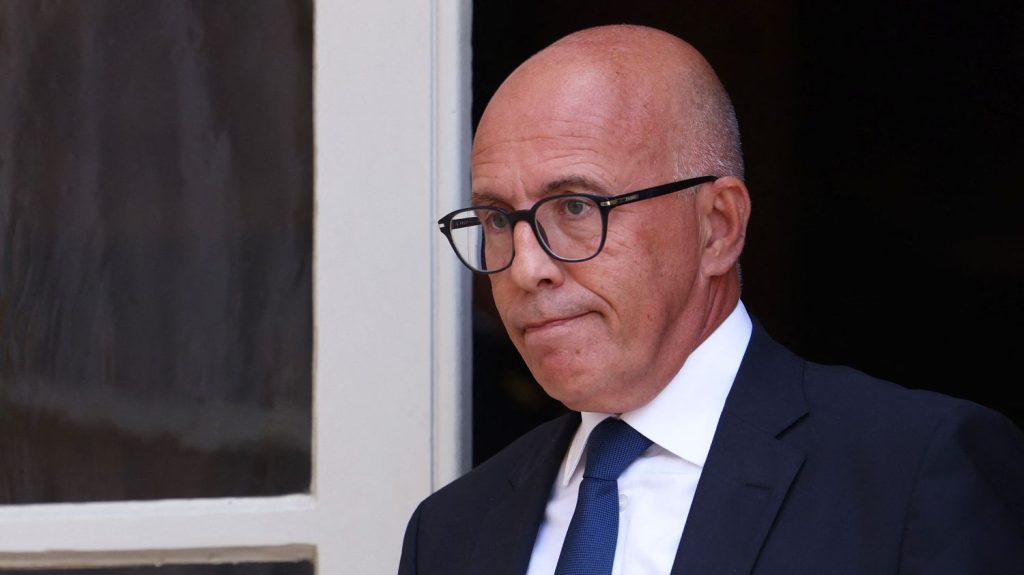 Municipales 2026 : Éric Ciotti promet d'officialiser '"pas trop tard" sa candidature à la mairie de Nice
Le président de Les Républicains a pris pour un signe de "fébrilité" l'annonce avancée de la candidature de Christian Estrosi à sa propre succession.