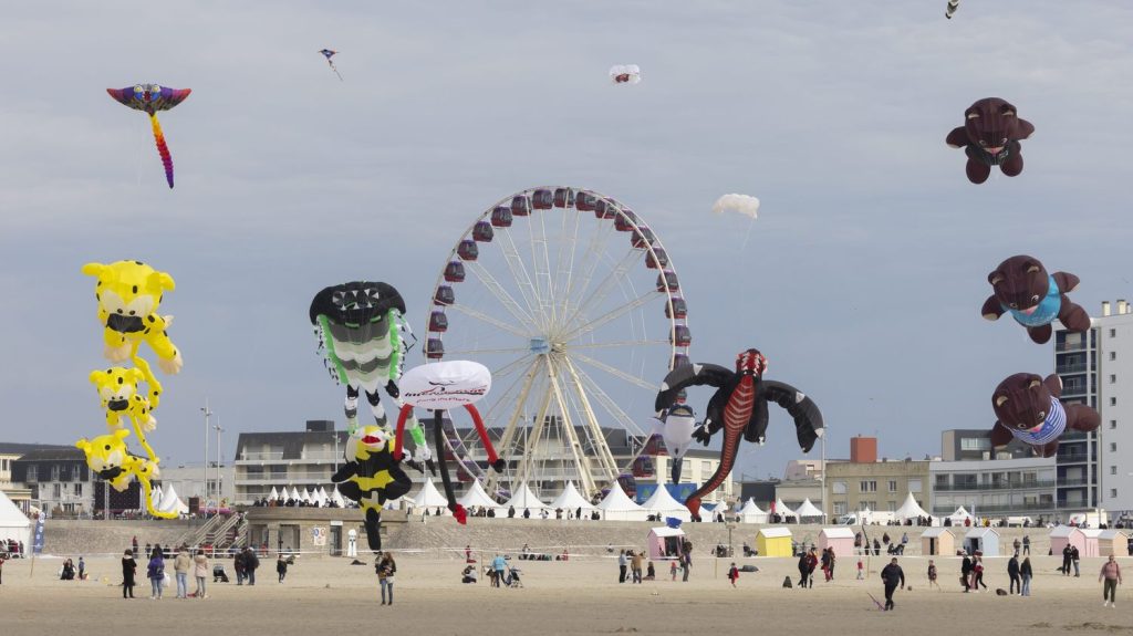 Les cerfs-volants s'offrent un show annuel sur la plage de Berck-sur-Mer depuis près de 40 ans
Cette année, l'Asie représente le thème principal de l'édition qui débute samedi.