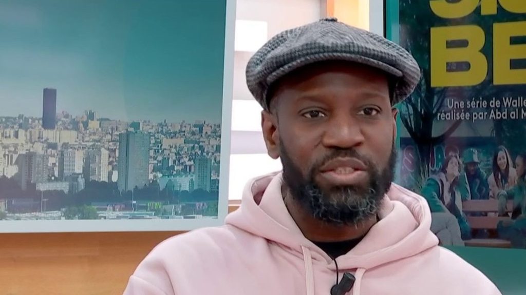 Inclusion sociale : "nous avons une histoire et des imaginaires en commun", estime le rappeur Abd al Malik
Disponible depuis le 19 avril dernier, la série "9.3 BB" réalisée par Abd al Malik suit une jeune femme de 19 ans désireuse de monter une troupe de théâtre dans les quartiers populaires.