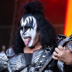 Le catalogue du groupe Kiss racheté par l'entreprise suédoise Pophouse
Le groupe Kiss a achevé sa tournée d'adieu fin 2023, mais une nouvelle page s'ouvre pour le groupe américain dont les droits viennent d'être acquis par une entreprise suédoise. Celle-ci entend bien faire fructifier leur image et leur musique pour l'éternité.