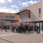 Montpellier : une élève agressée devant un collège
À Montpellier, dans l'Hérault, une élève de 14 ans a été rouée de coups par plusieurs jeunes devant un collège. Mercredi 3 avril, sa mère et d'autres parents d'élèves ont organisé une chaîne humaine devant l'établissement scolaire.