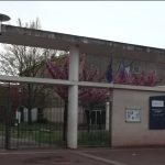 Essonne : un adolescent de 15 ans entre la vie et la mort après une agression
Un jeune de 15 ans a été violemment agressé, jeudi 4 avril, alors qu'il sortait du collège. Une enquête a été ouverte pour tentative d'assassinat et violences en réunion.