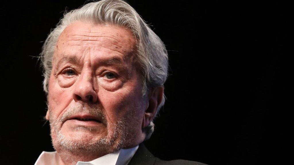 L'acteur Alain Delon a été placé sous curatelle renforcée par la justice
L'acteur Alain Delon a été placé sous curatelle renforcée par la justice, confirme l'avocat de sa fille, Anouchka Delon.