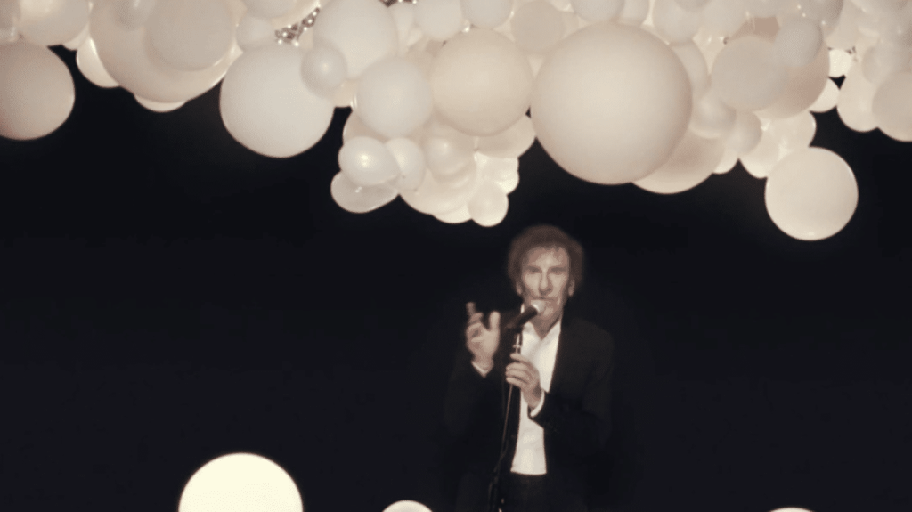 Alain Souchon : une histoire de famille
La musique peut parfois devenir une réelle histoire familiale. C’est le cas d'Alain Souchon qui va prochainement célébrer ses 80 printemps, accompagné de ses fils Pierre et Charles. Une tournée en forme de transmission pour la série "Culte !" du samedi 27 avril.