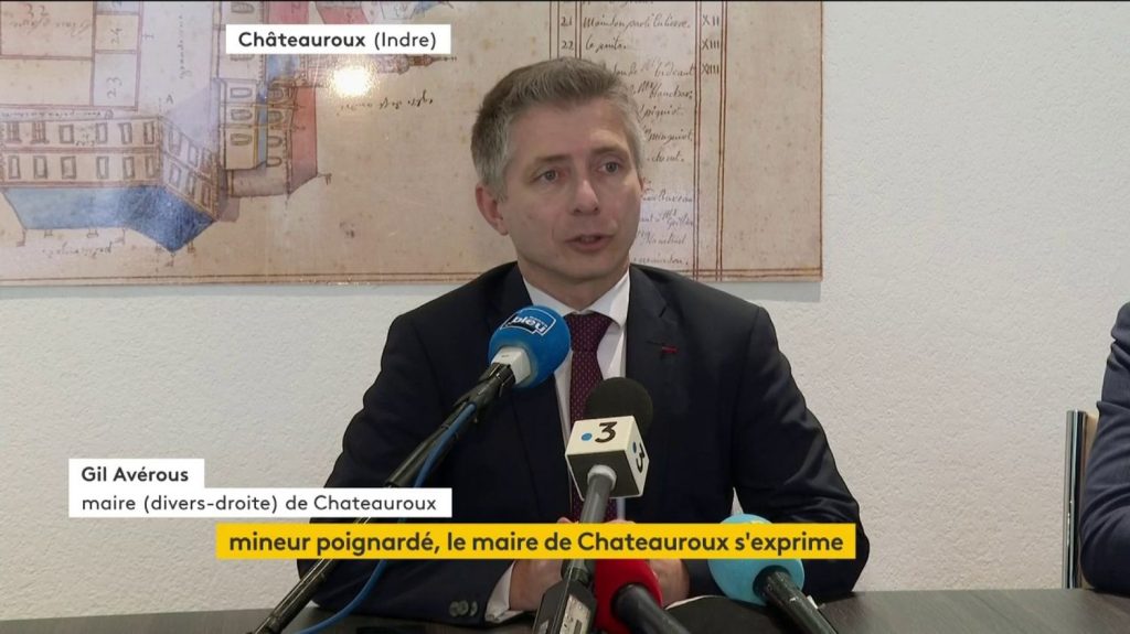 Vidéo
Mort de Matisse à Châteauroux : le maire appelle à s'emparer de l'"éducation des adolescents" et des "obligations à rappeler aux parents"
Gil Avérous (divers droite) s'est exprimé, lundi à la mi-journée, lors d'une conférence de presse.