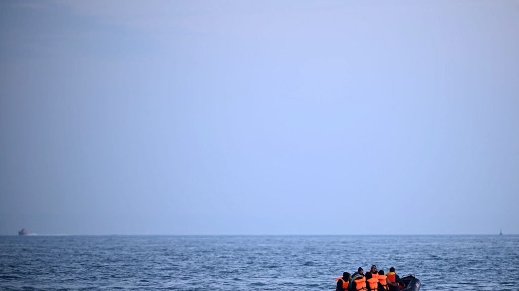 Mort de cinq migrants dans la Manche : une nouvelle personne a été arrêtée au Royaume-Uni
Deux autres hommes de 22 ans, arrêtés mercredi, sont toujours en garde à vue.