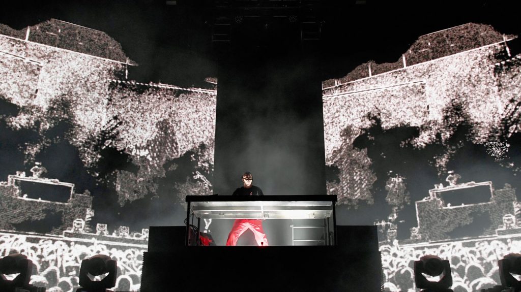 DJ Snake, L'Impératrice, Justice... Ces artistes français à l'affiche du festival Coachella
Alors que le gigantesque festival américain de musique Coachella s'ouvre ce week-end, cinq artistes français se produiront aussi sur cette scène.