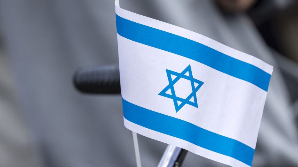 "Ce devait être la plus grande exposition de ma vie" : des artistes israéliens ostracisés à cause de la guerre à Gaza
Depuis le début de la guerre lancée par Israël après les attaques terroristes du Hamas du 7 octobre, des artistes israéliens se sont plaint de ne plus pouvoir se produire à l'étranger, pour des raisons de sécurité et après la multiplication de manifestations pro-palestiniennes.