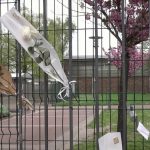 Mort d'un collégien à Viry-Châtillon : l'émotion palpable des habitants après le drame
L'émotion est vive à Viry-Châtillon dans l'Essonne, où était scolarisé le jeune Shemseddine, décédé après avoir été roué de coups. Quatre suspects sont mis en examen pour assassinat, lundi 8 avril.